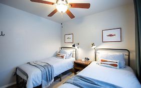 Stylish1 Bed 1 Bath Apartment